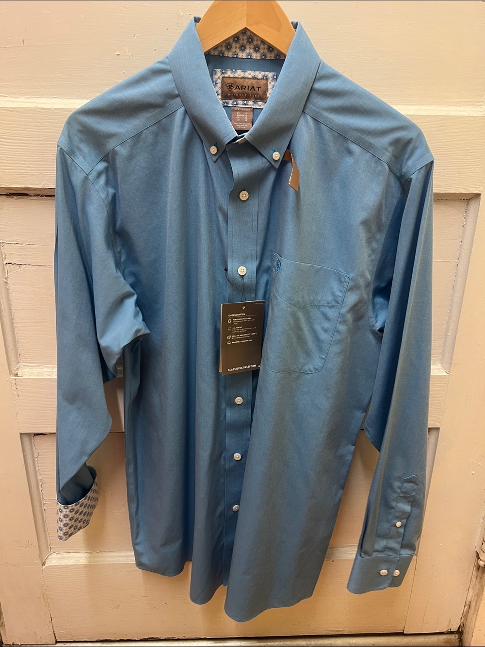 NWT M’s Ariat WF Solid LS Shirt- Blue